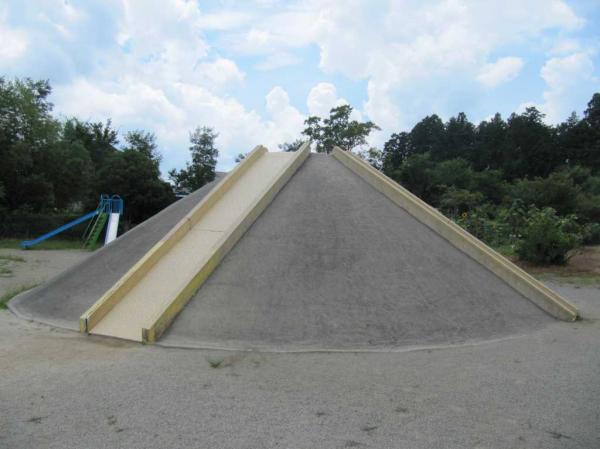 友小マウンテン滑り台の面