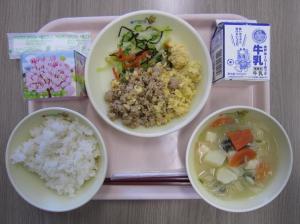 06tyuugakusaigonokyuusyoku03